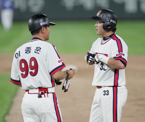 정훈 역전 1타점 적시타